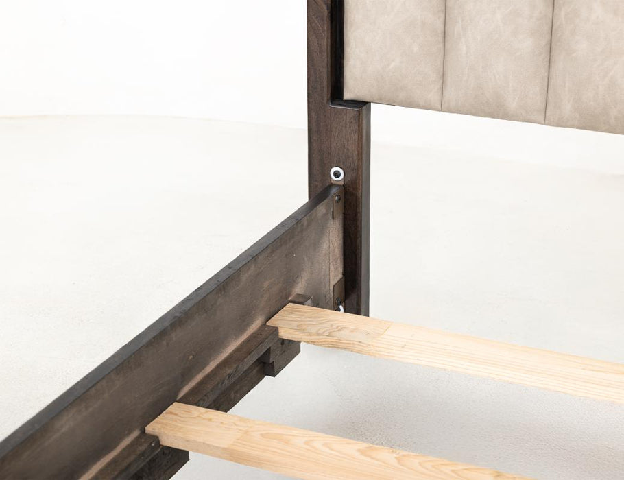Upholstered Mezquite II, Queen Bed