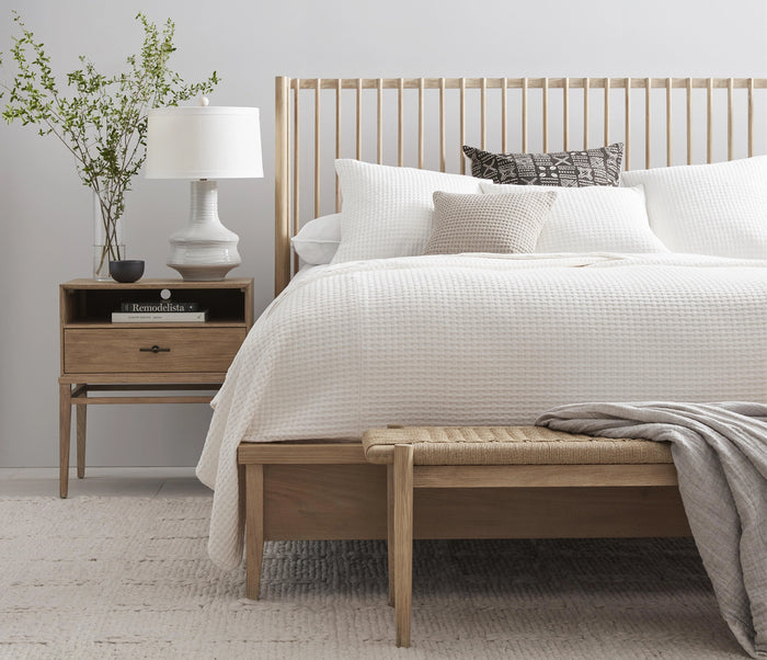 Frame Queen Spindle Bed