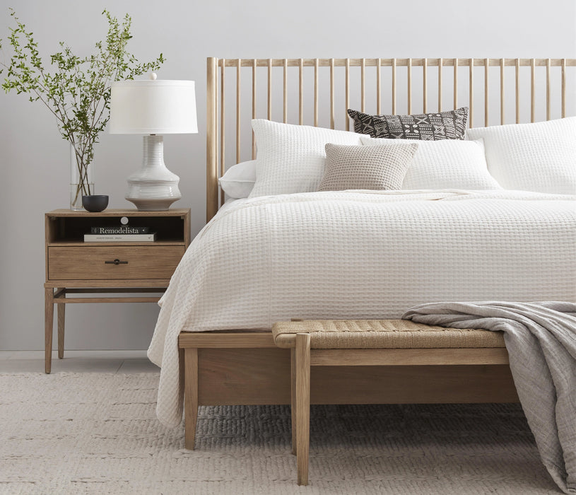 Frame Queen Spindle Bed