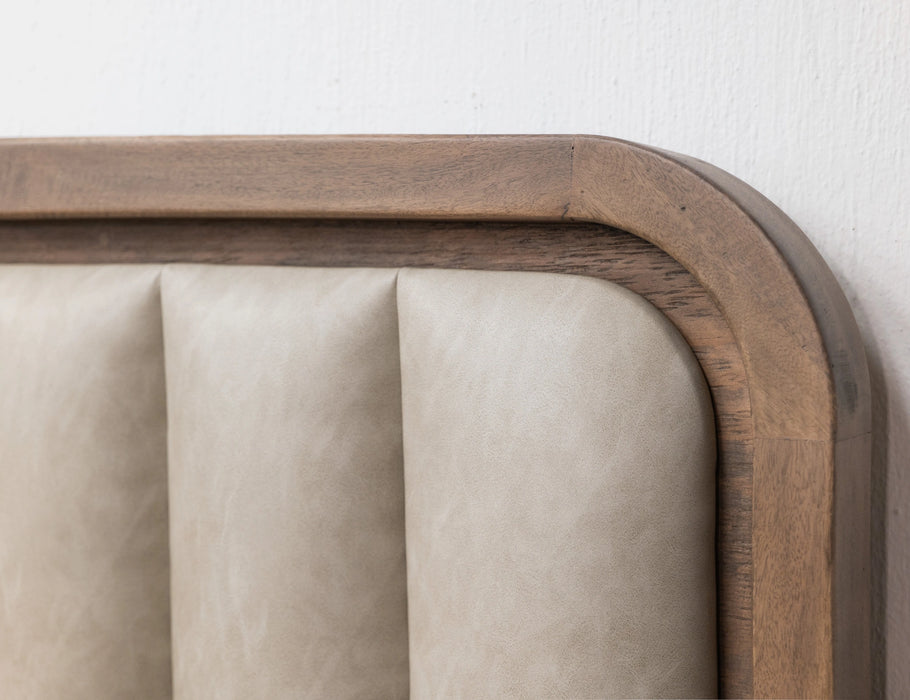 Mezquite Upholstered King Bed